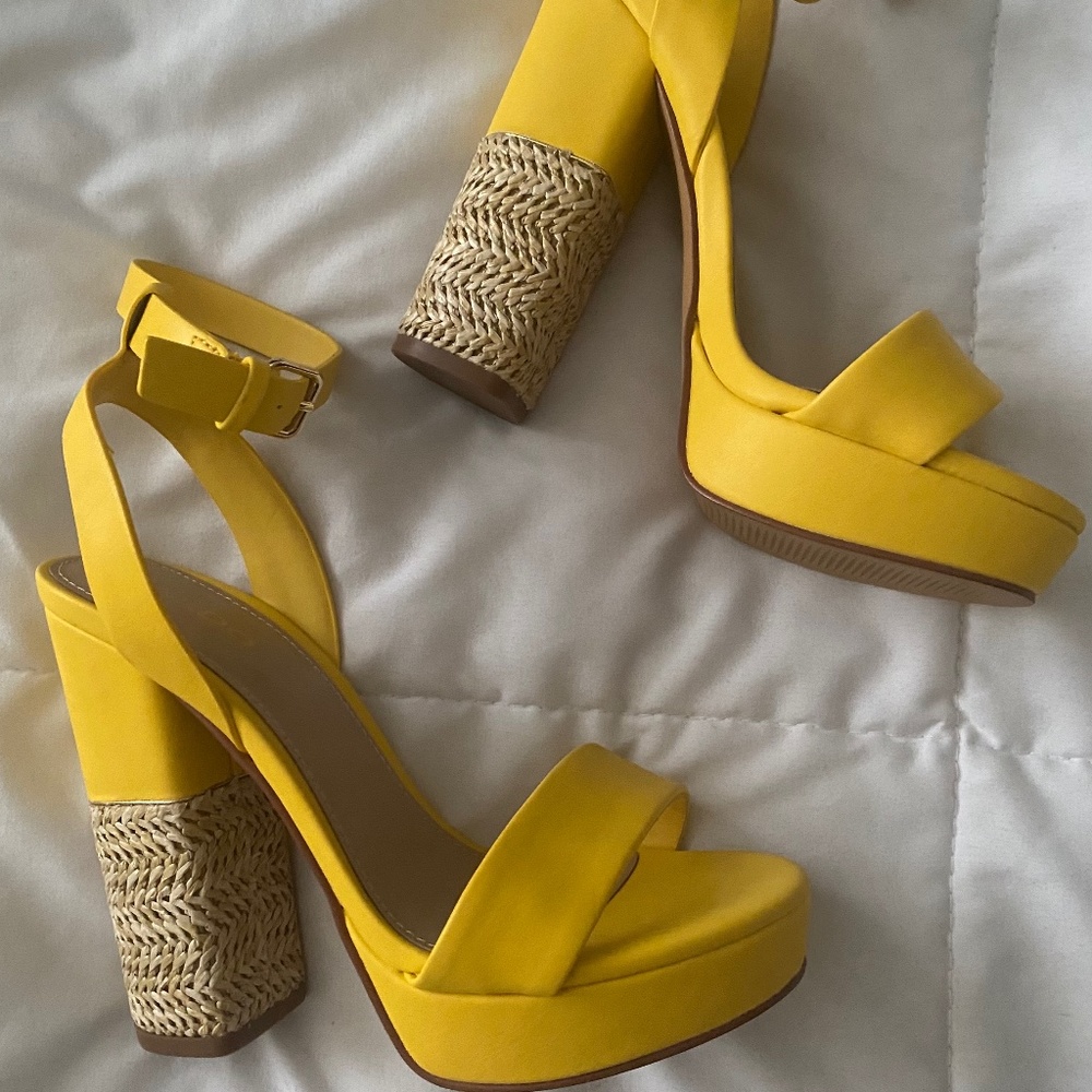 Yellow Ankle Strap Aldo Pallidus Heels US Sz 6
